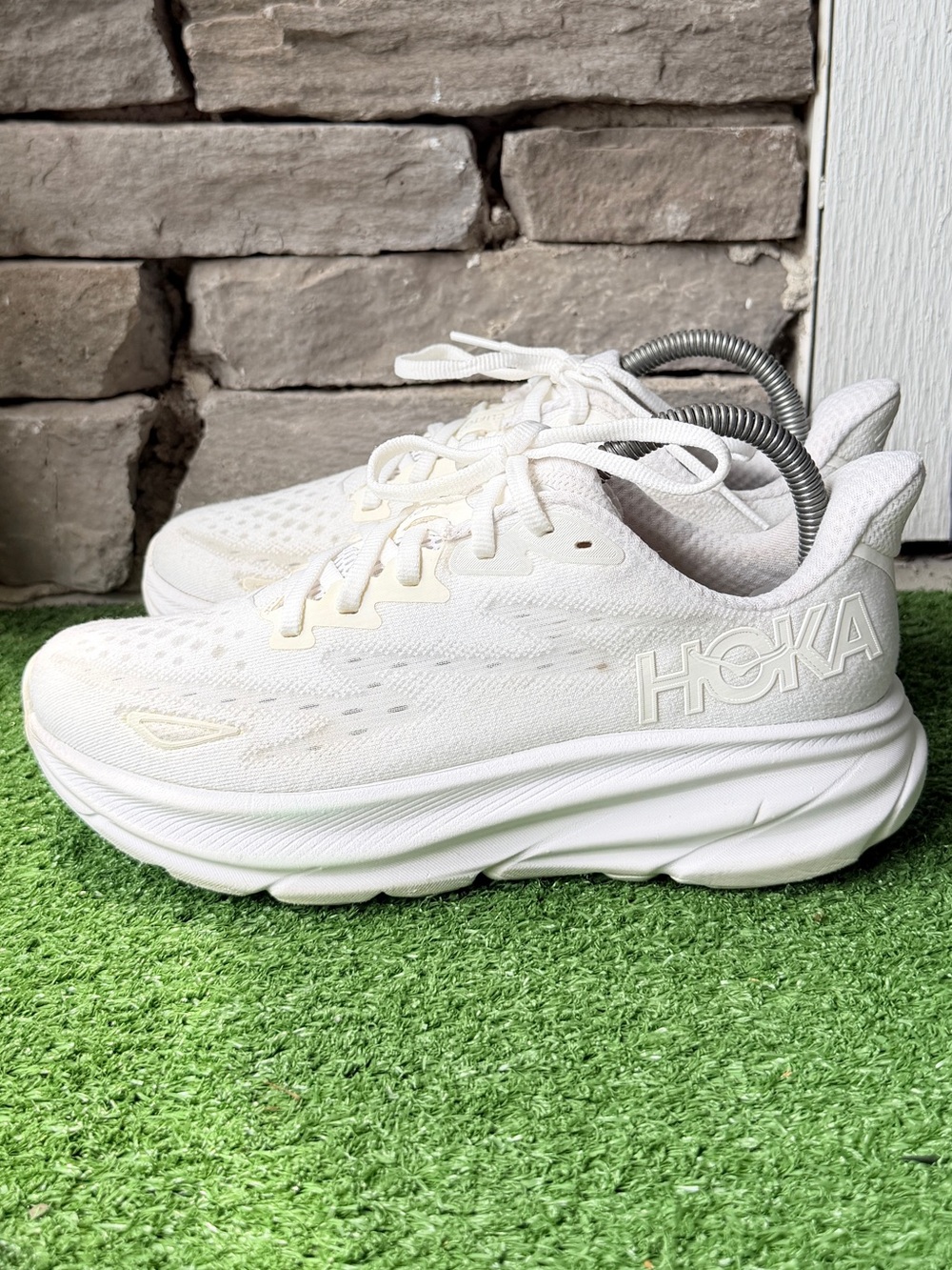 Hoka One One Clifton 9 Monochromatic Womens Sneakers (7.5) Excellent Condition